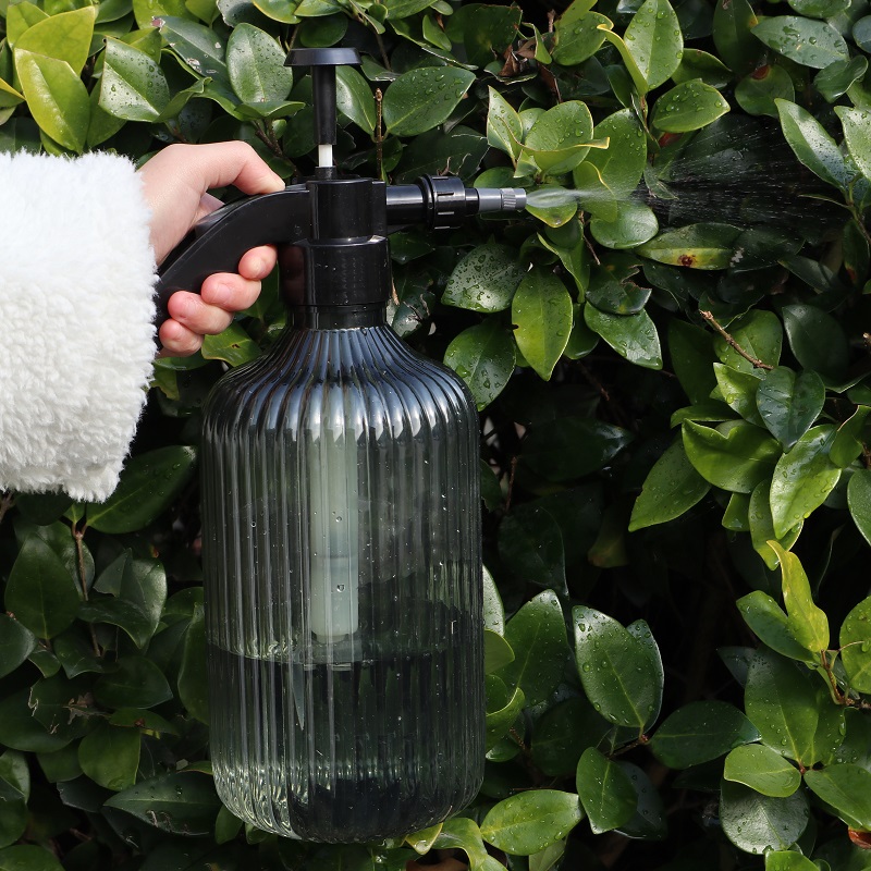 Christmas Gift Design Garden Use Empty Portable 2L PP+PET Plastic Water PET Spray Bottles Plastic